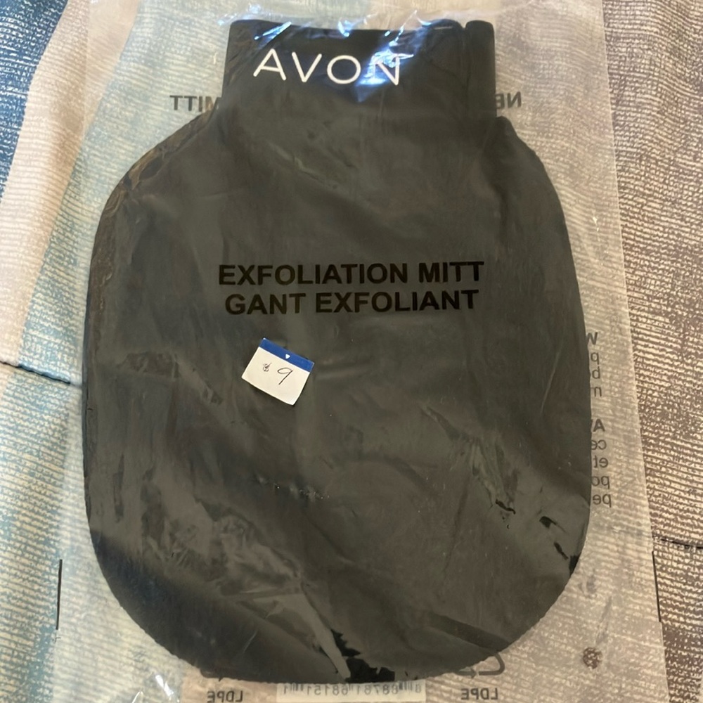 AVON Exfoliation Mitt, microfiber jacquard,, with nylon/spandex cuff